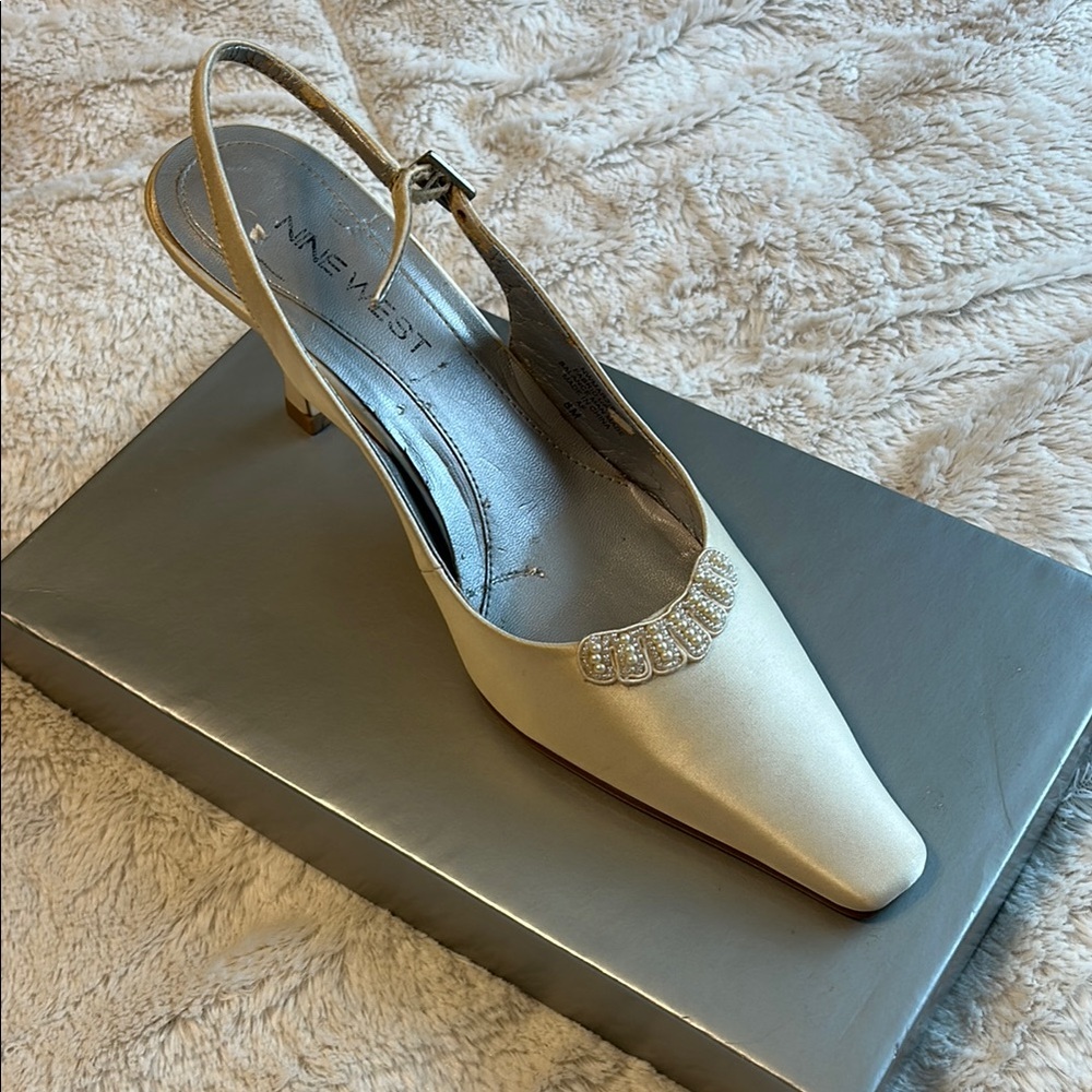 Nine West Cream Vintage Slingback Heels